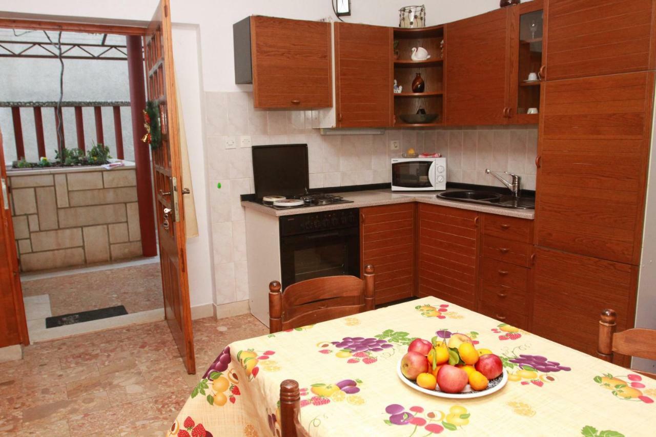 Ferienwohnung Raos Iva Trogir Exterior foto